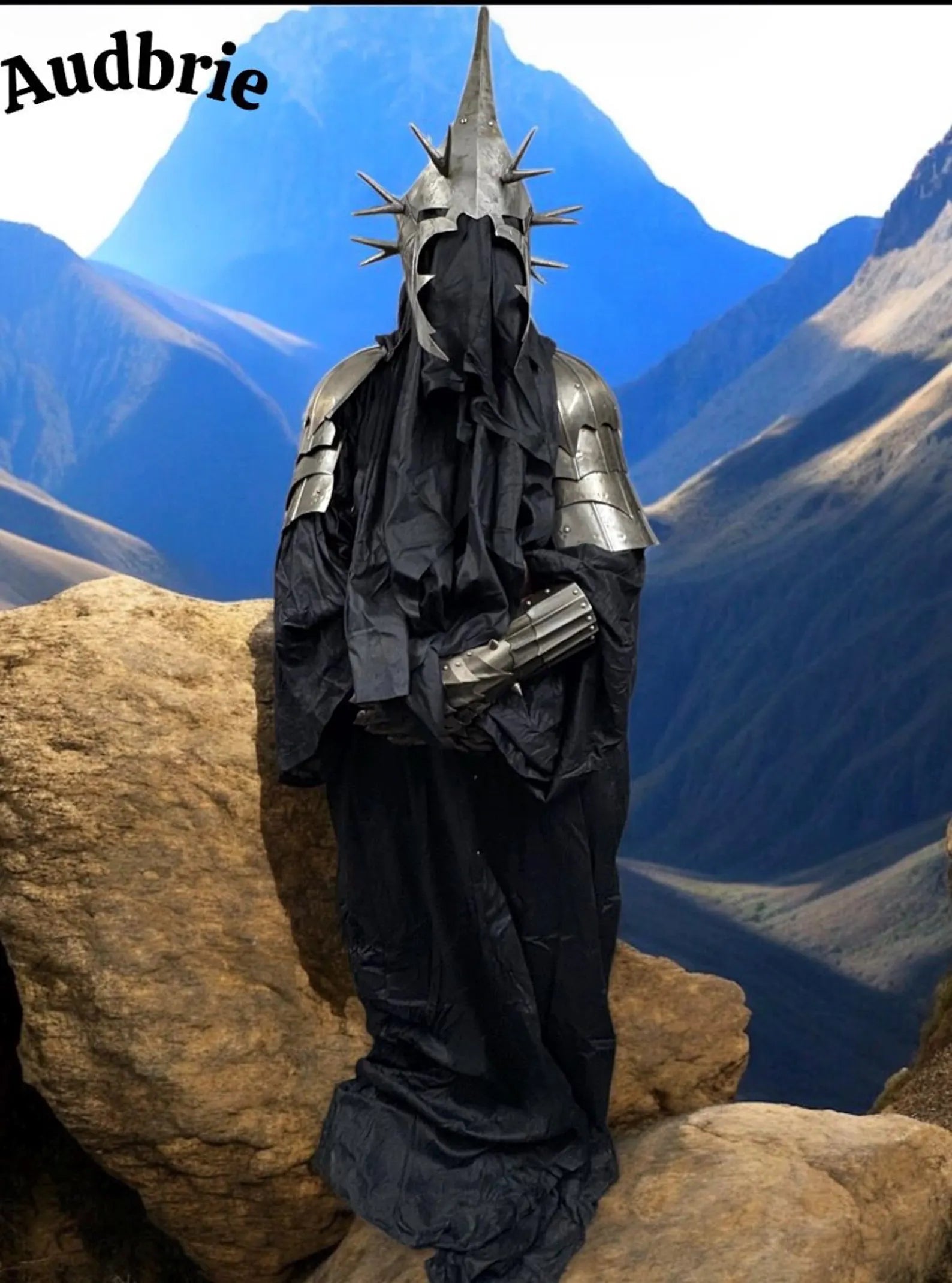 Handmade Spiked Fantasy Dark Knight Armor Set | Helmet, Gauntlets & Pauldrons | Medieval Cosplay Costume | LARP | Collectors Armor