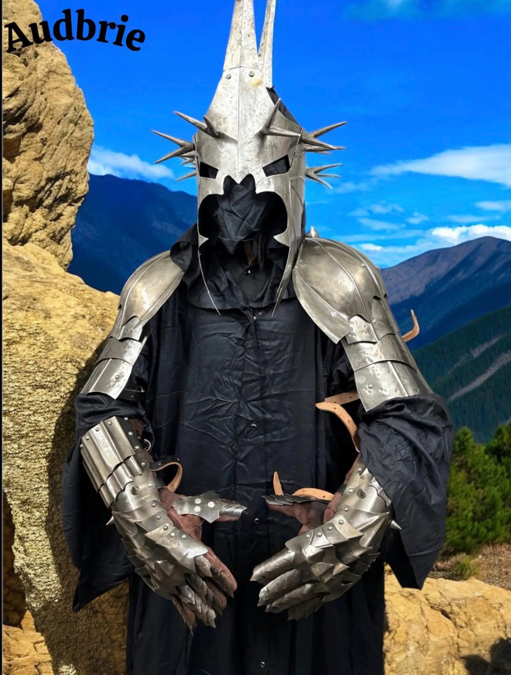 Handmade Spiked Fantasy Dark Knight Armor Set | Helmet, Gauntlets & Pauldrons | Medieval Cosplay Costume | LARP | Collectors Armor