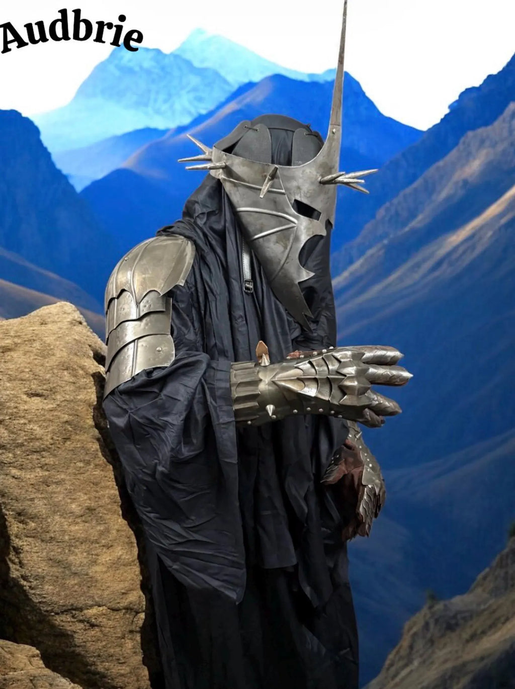 Handmade Spiked Fantasy Dark Knight Armor Set | Helmet, Gauntlets & Pauldrons | Medieval Cosplay Costume | LARP | Collectors Armor