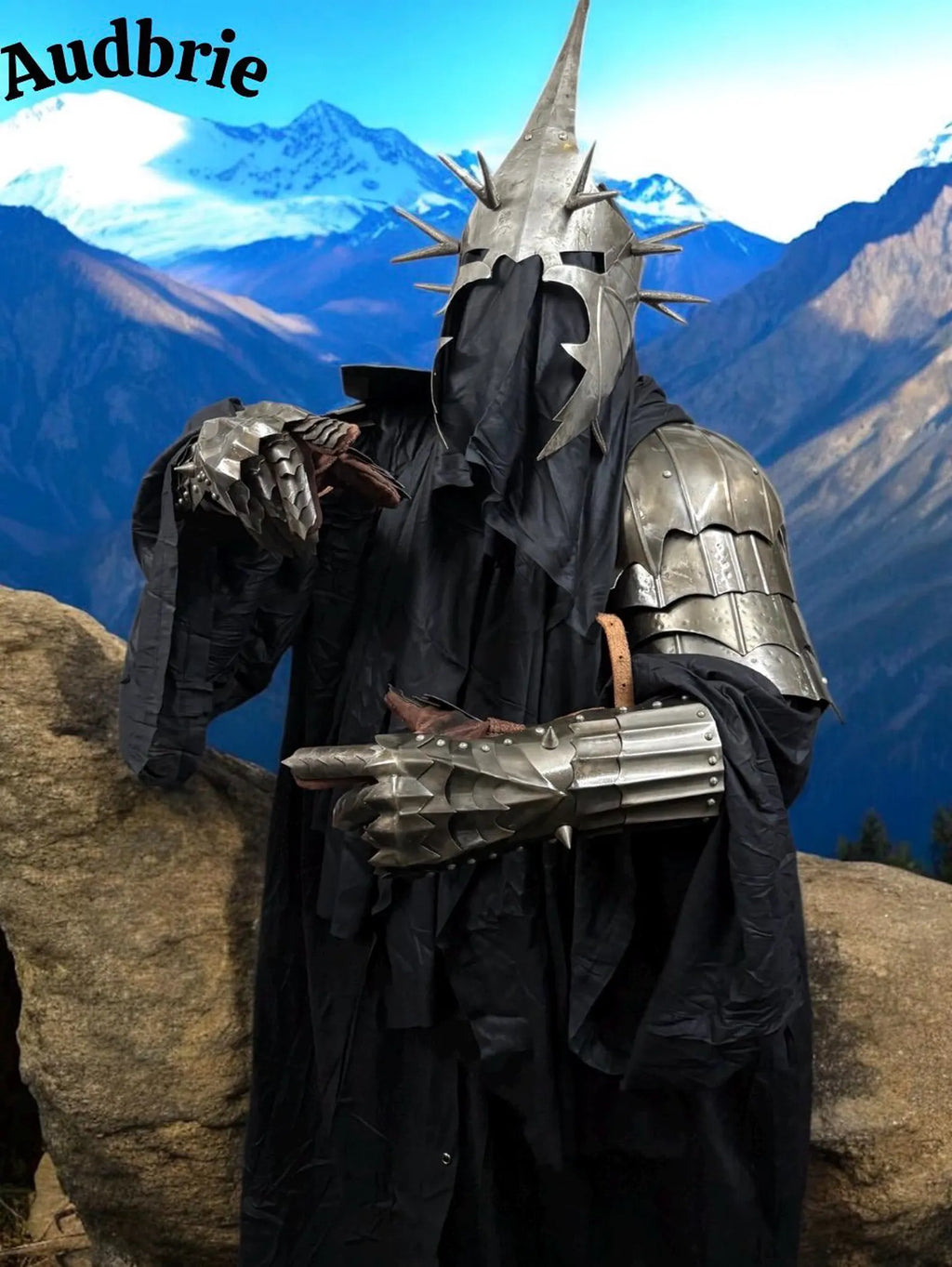 Handmade Spiked Fantasy Dark Knight Armor Set | Helmet, Gauntlets & Pauldrons | Medieval Cosplay Costume | LARP | Collectors Armor