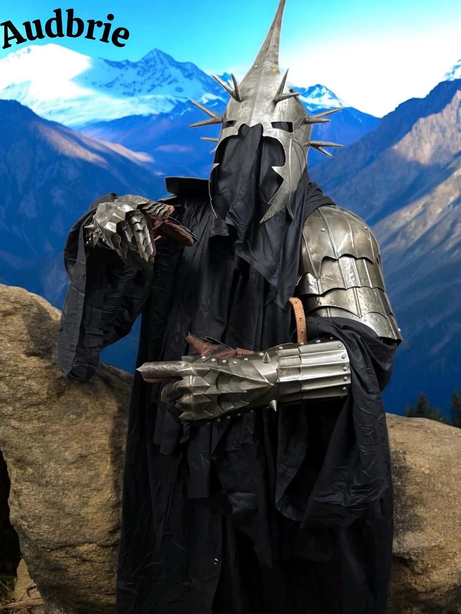 Handmade Spiked Fantasy Dark Knight Armor Set | Helmet, Gauntlets & Pauldrons | Medieval Cosplay Costume | LARP | Collectors Armor